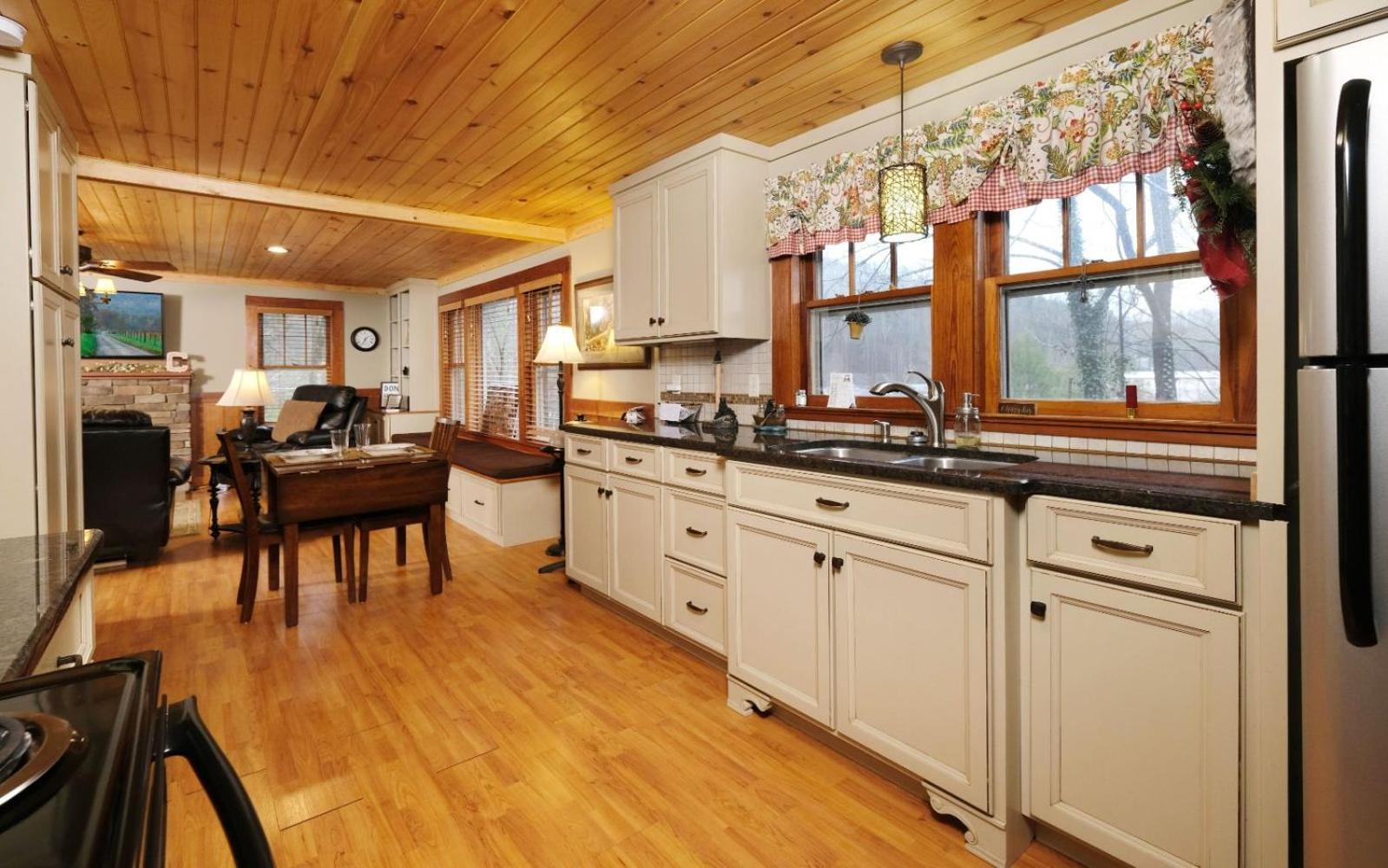 Karens Cozy Cottage Гетлинбург Екстериор снимка