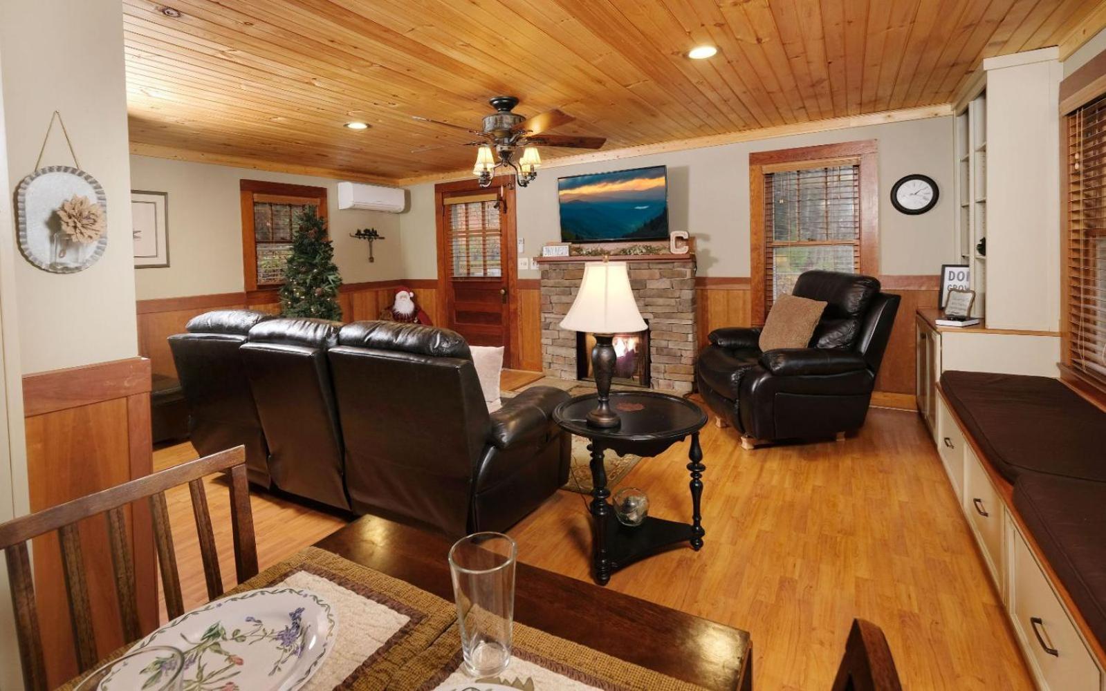 Karens Cozy Cottage Гетлинбург Екстериор снимка